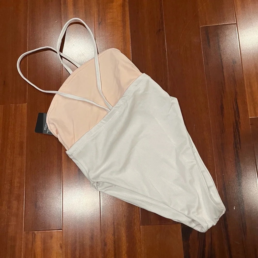 New NWT Girls On Swim Cream Swimsuit Colorblock One Piece Hi Cut Swim Size XS